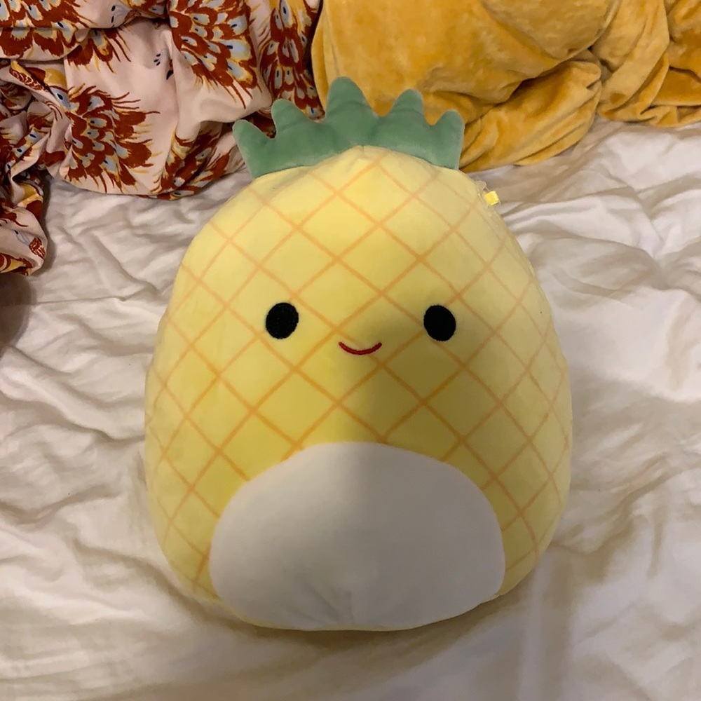 NWOT Maui the Pineapple 8” Squishmallow